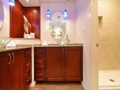 Spacious Bathroom